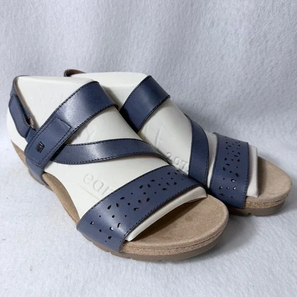 Earth Origins Kendra Khloe Sapphire Blue Leather Wedge Sandals Womens 11M New - Picture 10 of 12